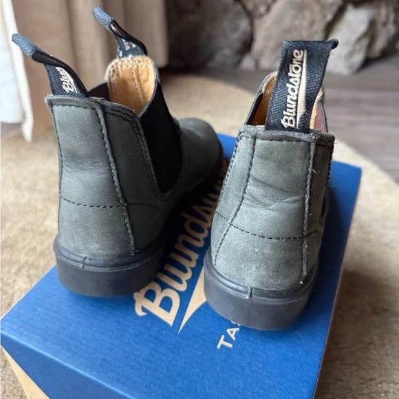 BLUNDSTONE Kids - Rustic Black - Chelsea Boots - 1325 

Size 11 US / 10 AU - Picture 6 of 8